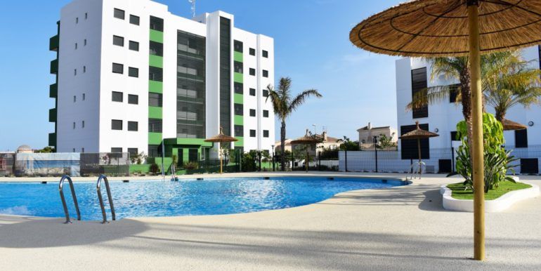 1-appartement-bord-de-mer-à-vendre-à-torrevieja