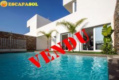 maison-noderne-à-vendre-avec-garage-alicante