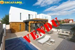maison-moderne-sur-la-finca-golf-a-vendre