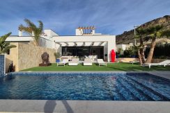splendide-villa-en-premiere-ligne-de-golf-alicante