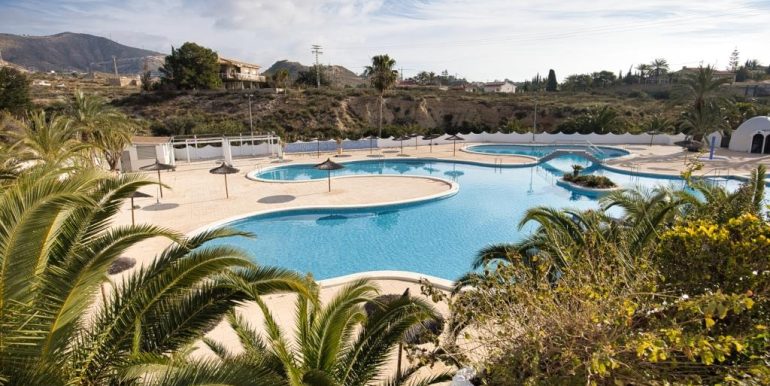 32-Loft industriel El Campello – 260m² – Piscine commune