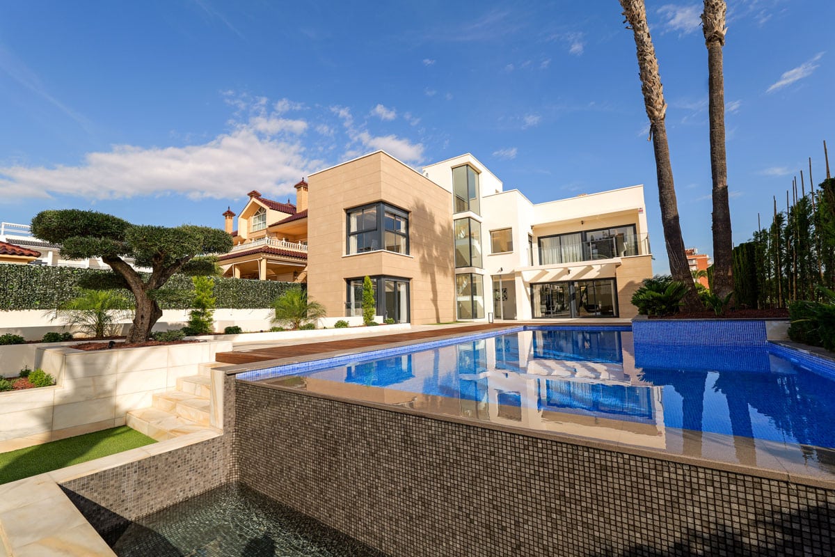 Villa architecturale Torrevieja – 430m² – Piscine